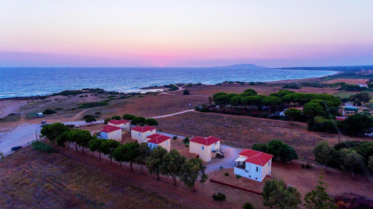 Romanos Beach Villas Exterior foto