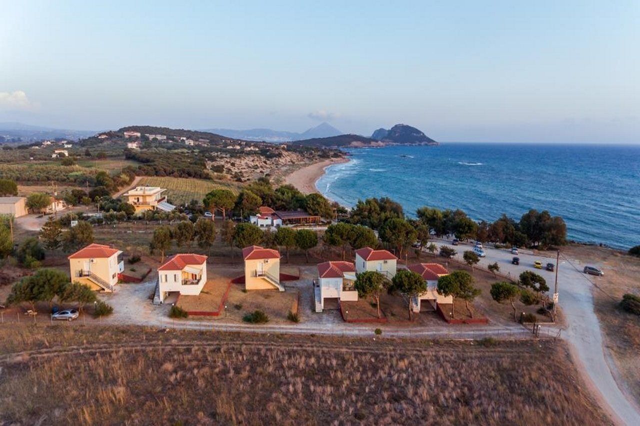Romanos Beach Villas Exterior foto